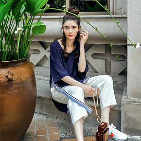 服装时尚简约清新