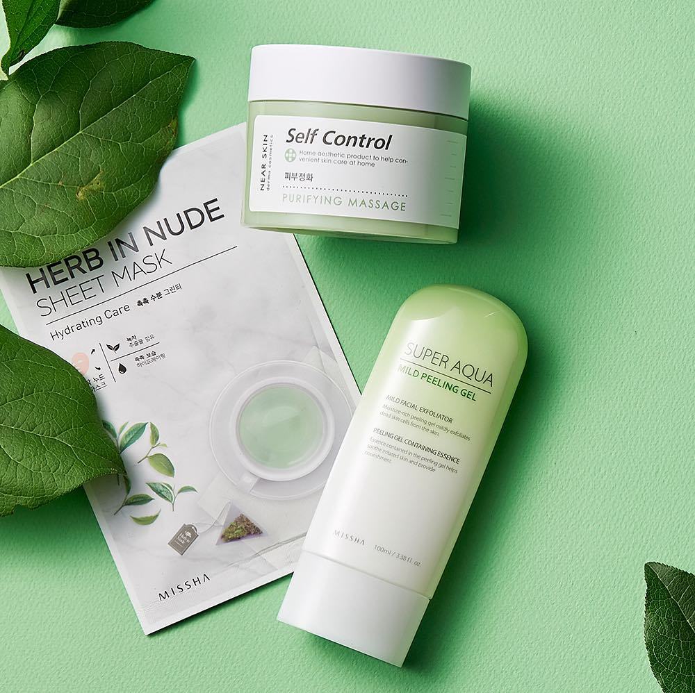 淘宝美工八宝美妆产品摆拍作品