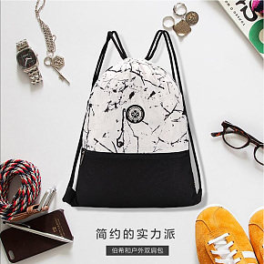 簡(jiǎn)約時(shí)尚戶外雙肩包