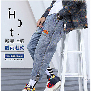 潮流简约时尚牛仔裤